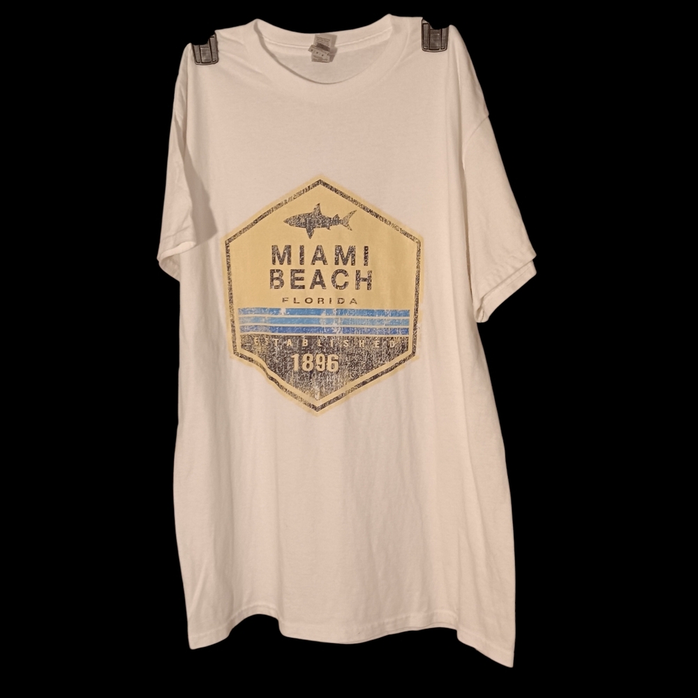 White Miami Beach T-shirt Gildan